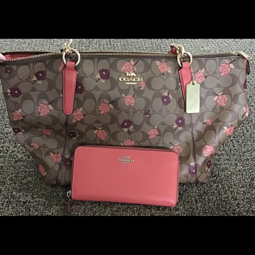 Large Coach Tote with Zip Around Wallet